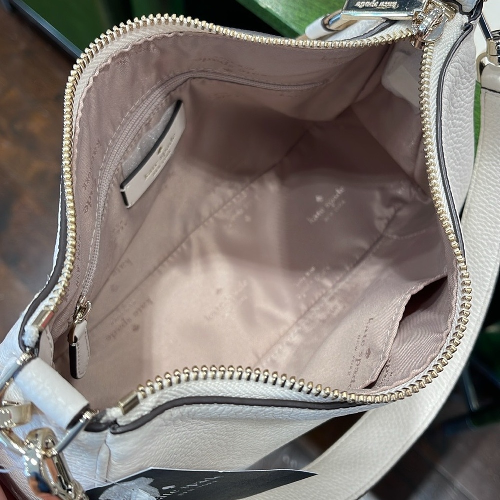 Kate Spade Rosie Shoulder Bag With Tech Attachment AirPod
Parchment
NWT - Picture 5 of 16